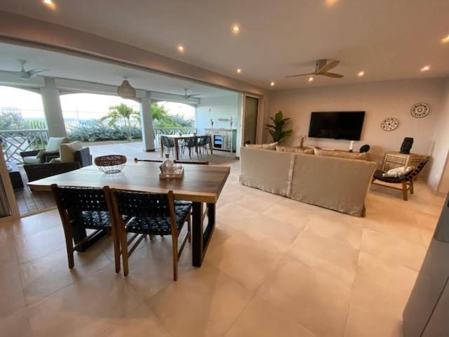 Princess Mahault - Beachfront - Orient Bay - Luxury Apartment 外观 照片