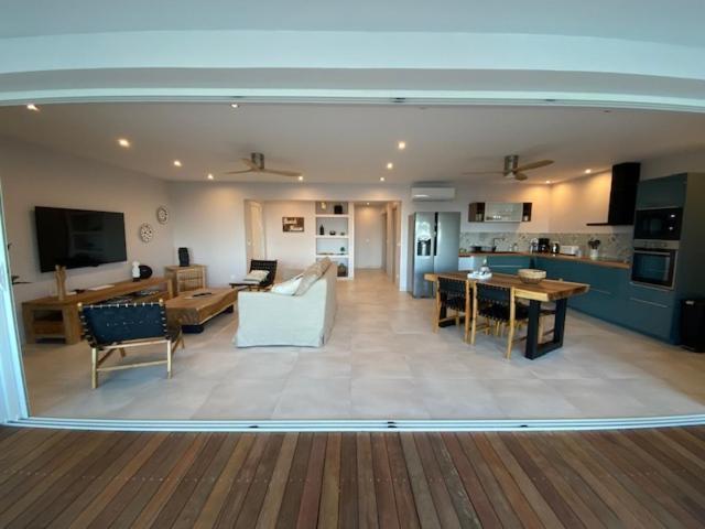 Princess Mahault - Beachfront - Orient Bay - Luxury Apartment 外观 照片